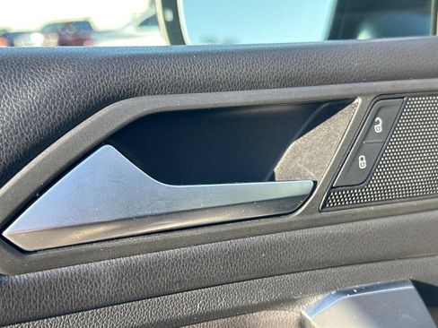 Used 2019 Volkswagen Tiguan SE w/ Panoramic Sunroof Package image 21