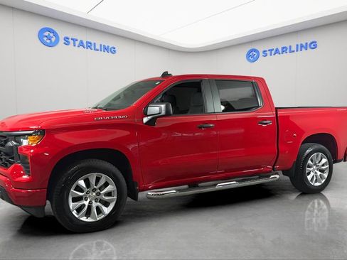 Used 2025 Chevrolet Silverado 1500 Custom RWD image 2