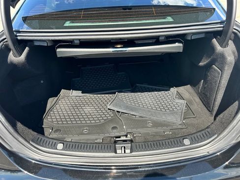 Used 2017 Mercedes-Benz E 300 4MATIC image 26