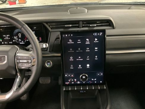 Used 2025 GMC Terrain Elevation image 18