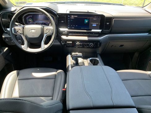 Used 2025 Chevrolet Silverado 1500 LTZ w/ LTZ Premium Package AWD/4WD image 16