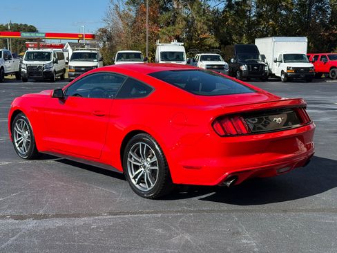 Used 2017 Ford Mustang Coupe image 3