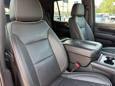Used 2024 Chevrolet Tahoe Premier AWD/4WD image 25