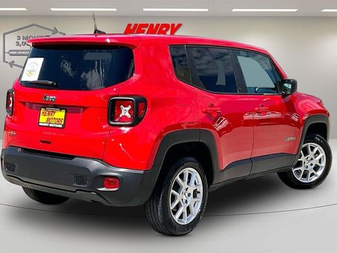 Used 2023 Jeep Renegade Latitude AWD/4WD image 6