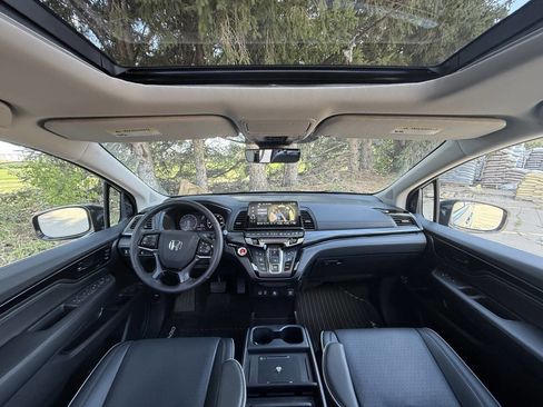 Used 2025 Honda Odyssey Elite image 25