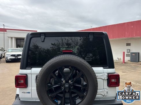 Used 2022 Jeep Wrangler Unlimited Sahara w/ Cold Weather Group image 6