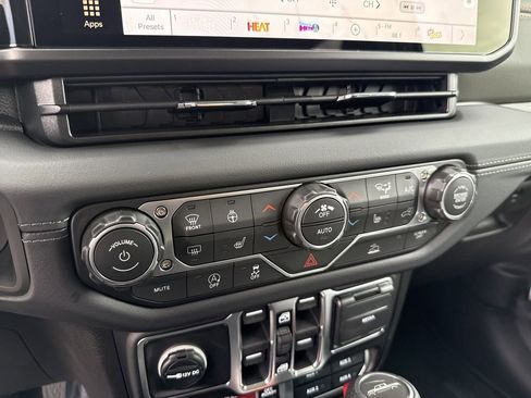 New 2026 Jeep Gladiator Mojave AWD/4WD image 30