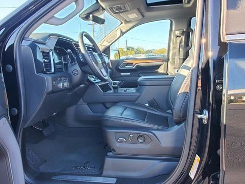 Used 2022 GMC Sierra 1500 Denali w/ Denali Reserve Package image 8