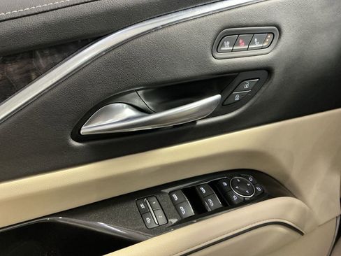 Used 2021 Cadillac Escalade Premium Luxury image 23