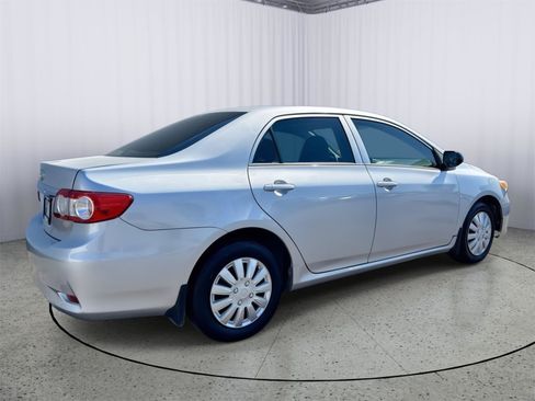 Used 2012 Toyota Corolla L FWD image 6