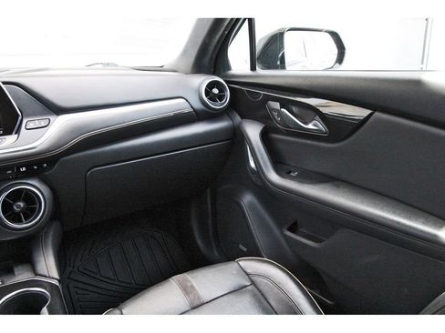 Used 2019 Chevrolet Blazer Premier w/ Sun and Wheels Package FWD image 10