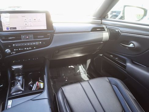 Used 2024 Lexus ES 300h F Sport w/ Accessory Package (Z2) image 15