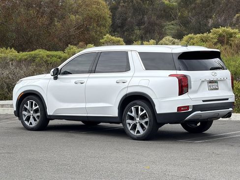 Used 2020 Hyundai Palisade SEL w/ Premium Package FWD image 4