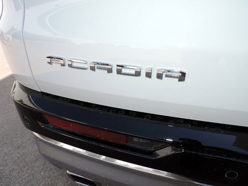 New 2026 GMC Acadia Denali w/ Super Cruise Package FWD image 18