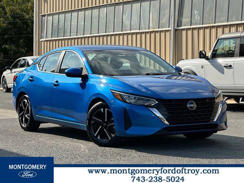 Used 2025 Nissan Sentra SV FWD image 1