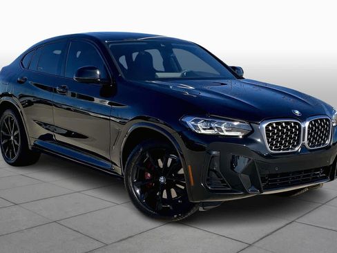 Certified 2025 BMW X4 xDrive30i w/ Premium Package image 2