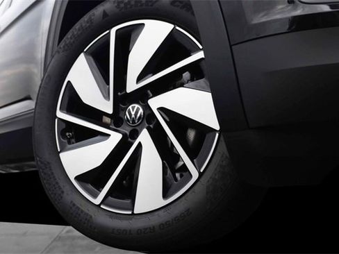 New 2026 Volkswagen Atlas SE image 3