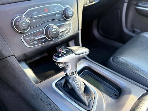 Used 2020 Dodge Charger SXT w/ Leather Interior Group RWD image 46