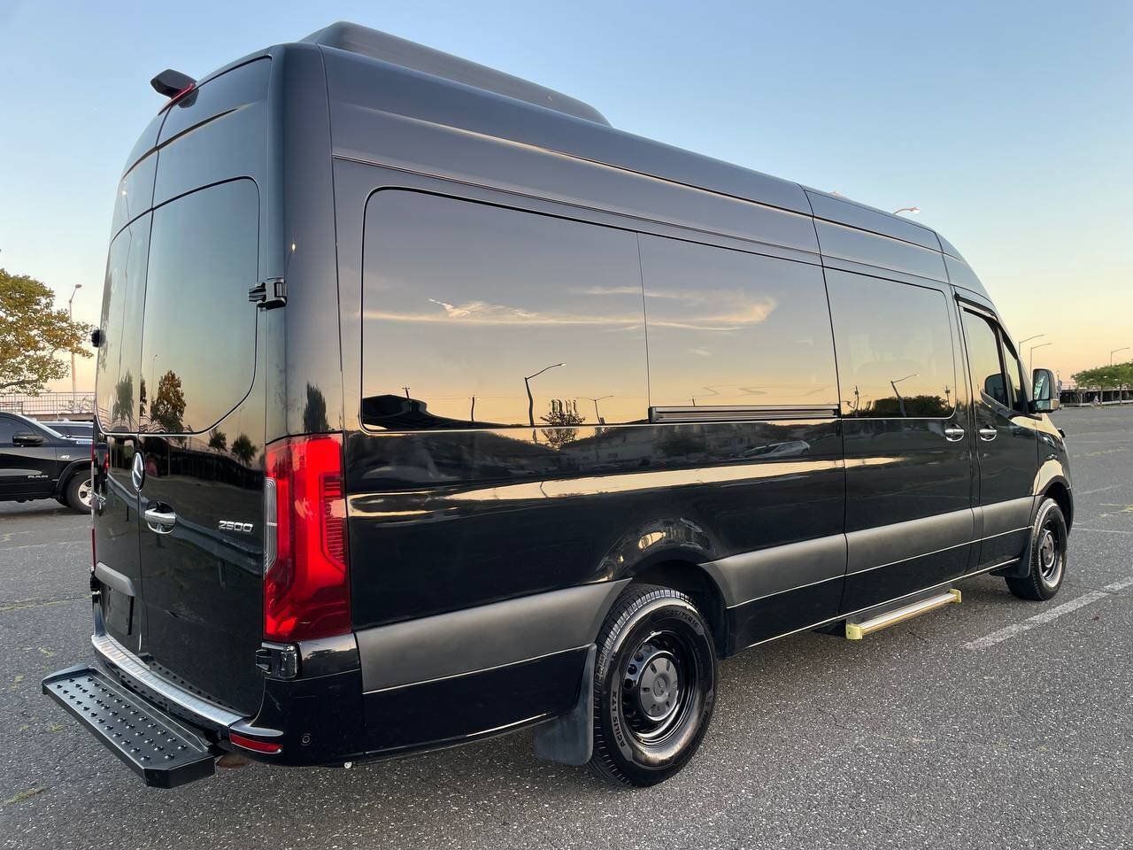 Used 2020 Mercedes-Benz Sprinter 2500 image 6