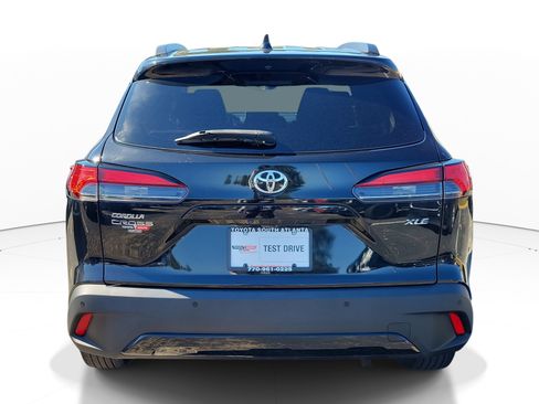 Used 2022 Toyota Corolla Cross XLE image 5