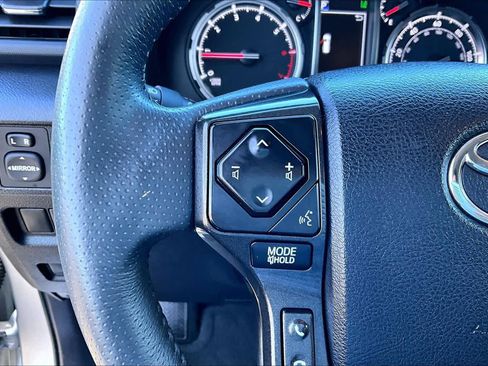 Certified 2022 Toyota 4Runner TRD Off-Road Premium AWD/4WD image 22