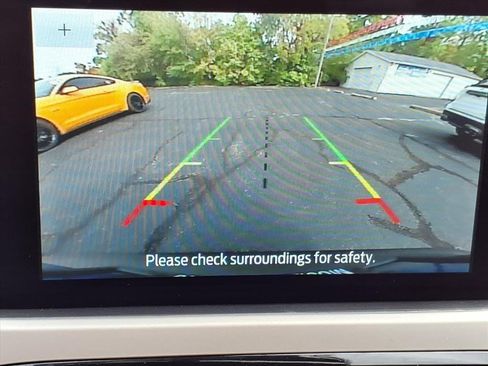 Used 2021 Ford Escape SE w/ SE Sport Appearance Package image 9