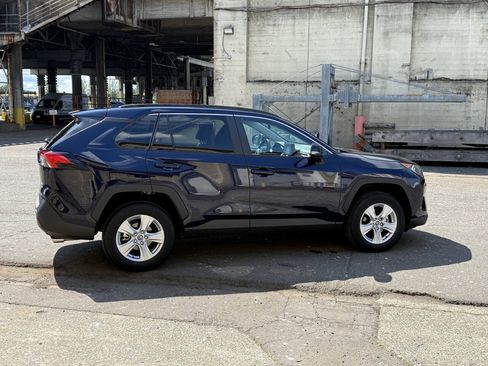 Used 2020 Toyota RAV4 XLE w/ Convenience Package AWD/4WD image 12