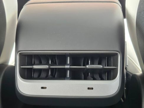 Used 2023 Tesla Model Y 2WD image 64