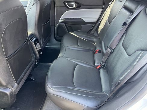 Used 2025 Jeep Compass Limited image 24