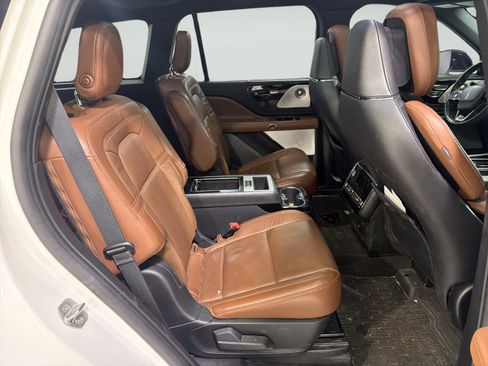 Used 2020 Lincoln Aviator Grand Touring w/ Equipment Group 302A AWD/4WD image 12