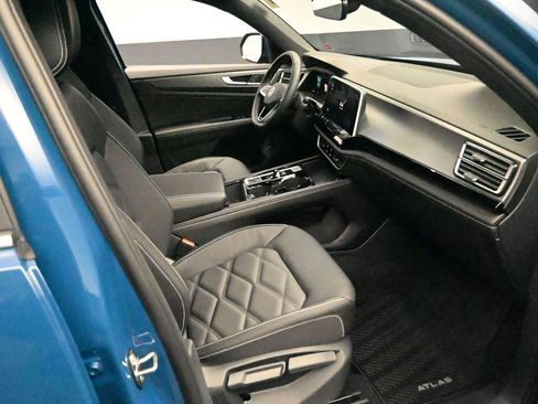 New 2026 Volkswagen Atlas Cross Sport SE FWD image 28
