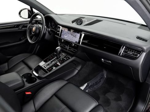 Certified 2026 Porsche Macan AWD/4WD image 24