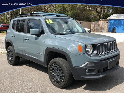 Used 2018 Jeep Renegade Latitude image 1