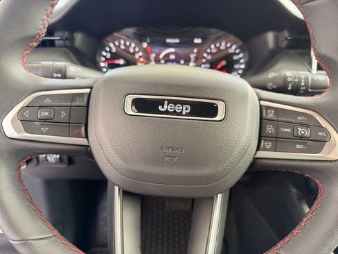 Used 2025 Jeep Compass Trailhawk w/ Trailer Tow Group image 28