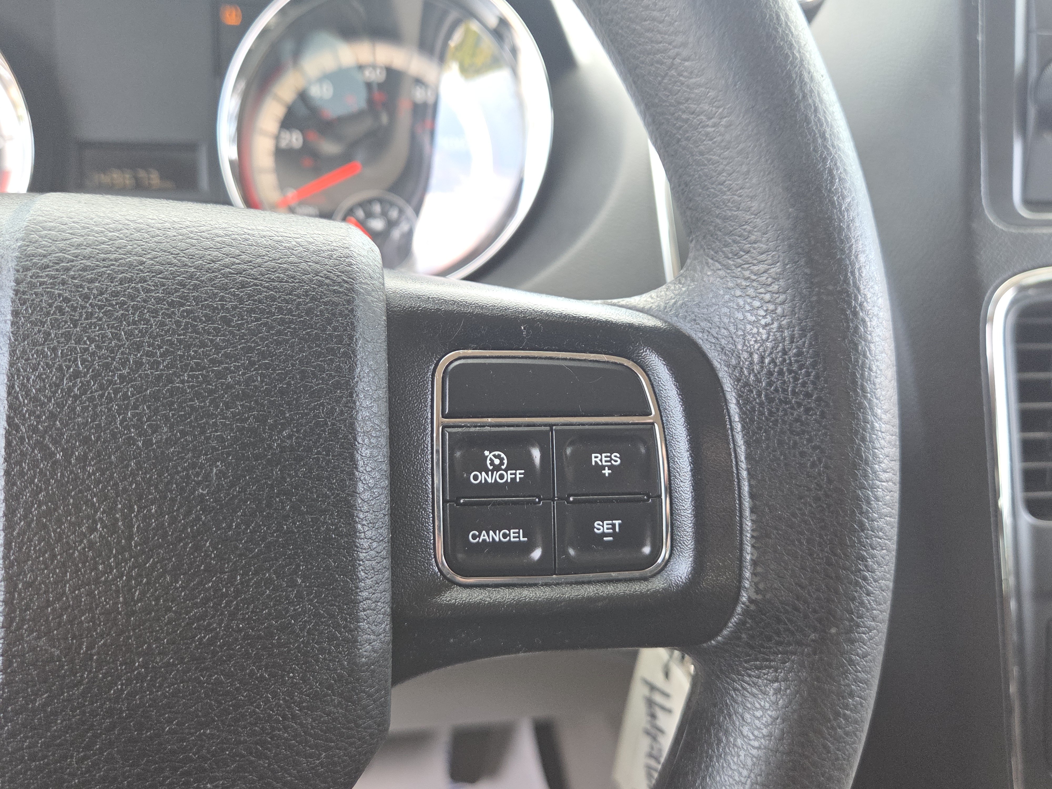 Used 2016 Dodge Grand Caravan SXT FWD image 18