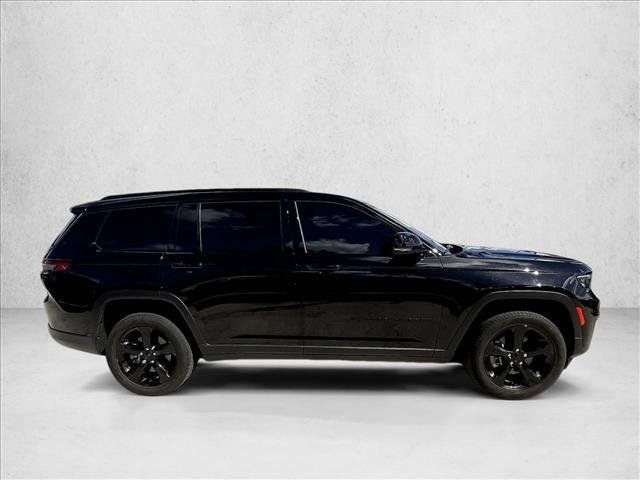Used 2024 Jeep Grand Cherokee L Limited w/ Black Appearance Package AWD/4WD image 3