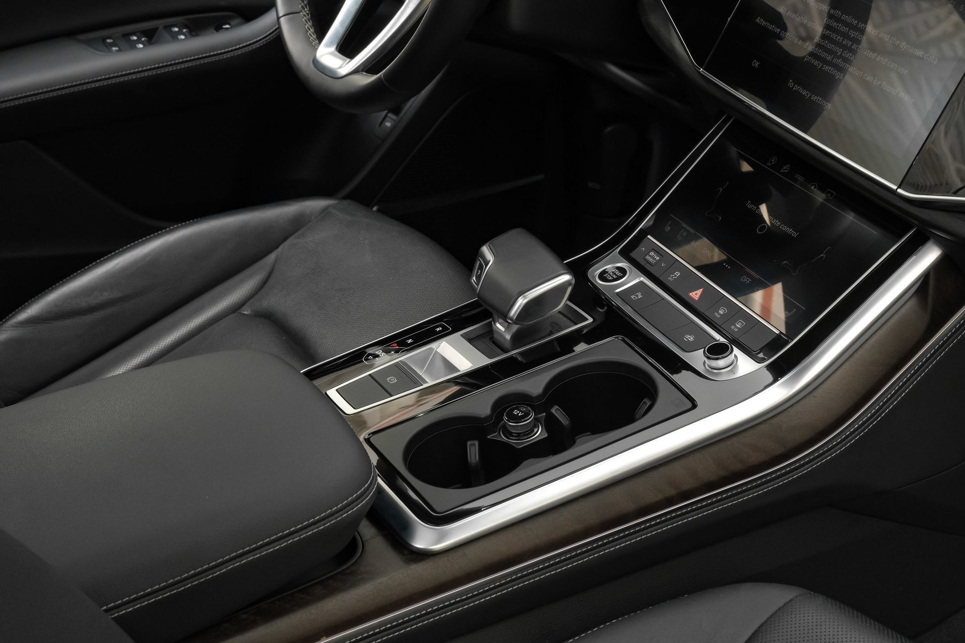 Used 2023 Audi Q8 Premium Plus w/ Premium Plus Package AWD/4WD image 28