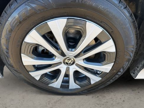 Used 2020 Toyota Prius Prime LE image 9