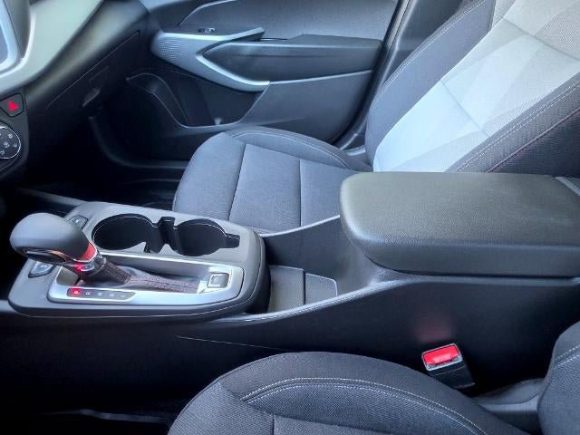 Used 2025 Chevrolet Trax RS w/ Driver Confidence Package FWD image 21