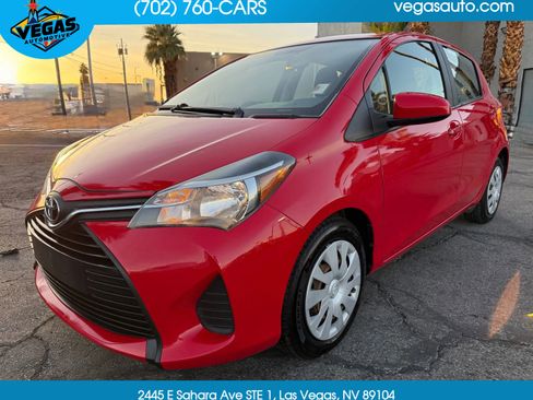 Used 2015 Toyota Yaris SE image 1