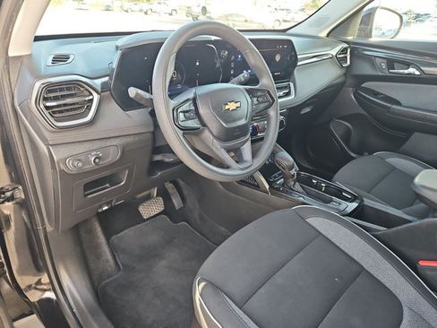 Used 2025 Chevrolet TrailBlazer LT FWD image 10