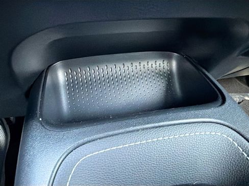 Used 2023 Toyota Corolla SE w/ SE Premium Package image 27