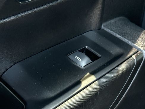 Certified 2022 Chevrolet Silverado 1500 Custom w/ Safety Confidence Package AWD/4WD image 31