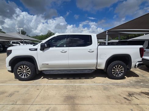 Used 2022 GMC Sierra 1500 AT4 AWD/4WD image 5