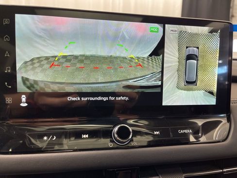 New 2025 Mitsubishi Outlander SE image 15