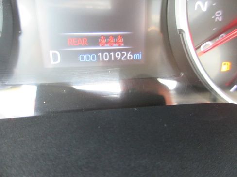 Used 2022 Toyota RAV4 XLE Premium AWD/4WD image 27