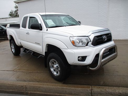 Used 2013 Toyota Tacoma 4x4 Access Cab w/ SR5 Pkg image 1