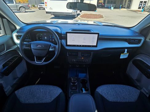 New 2025 Ford Maverick XLT image 10