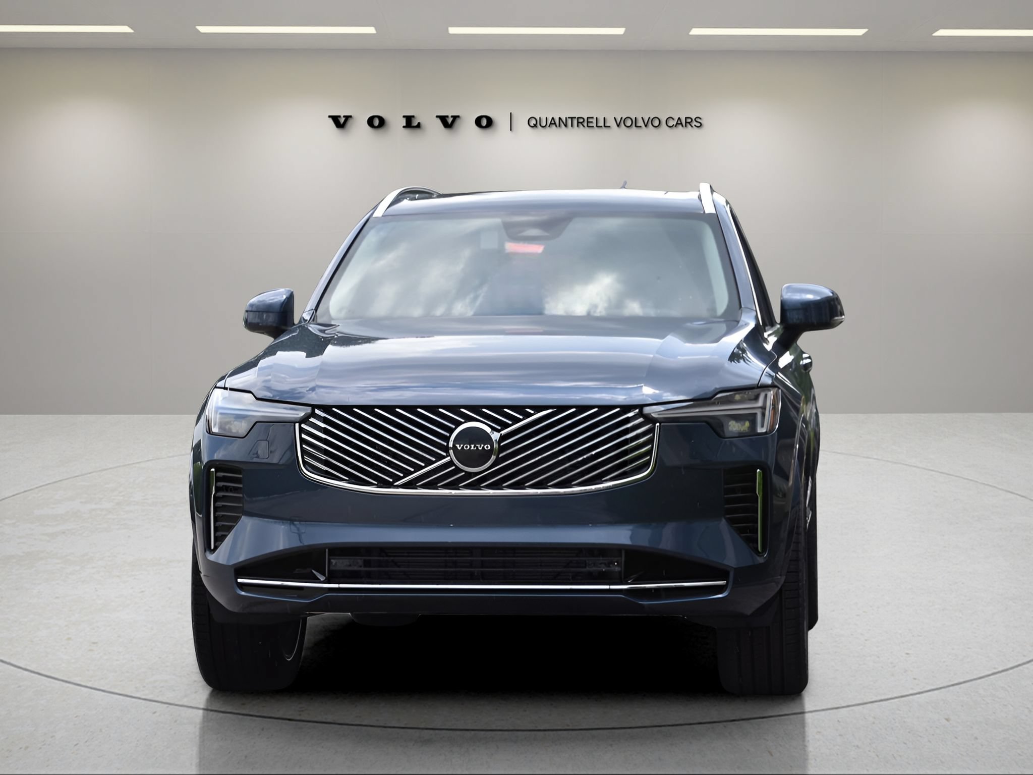 Used 2025 Volvo XC90 B5 Core w/ Protection Package Premier AWD/4WD image 9