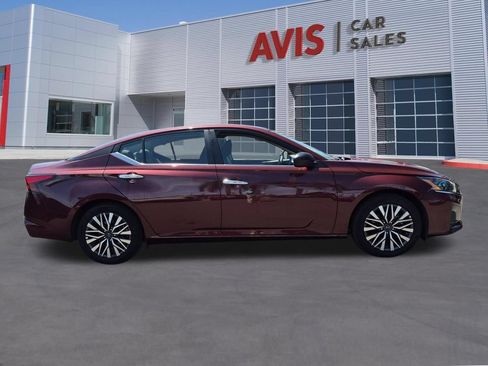 Used 2025 Nissan Altima 2.5 SV FWD image 5
